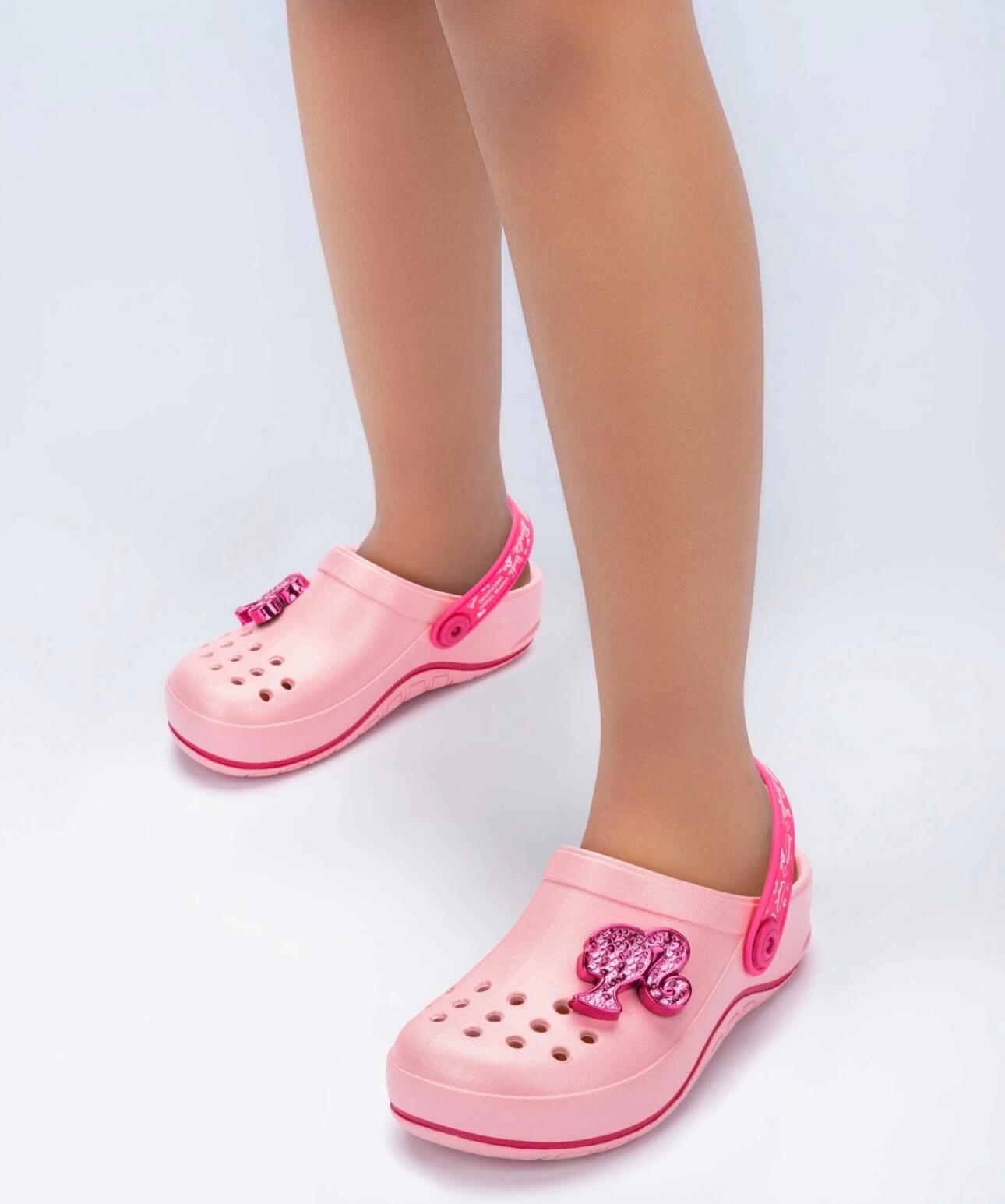 Suecos Barbie infantil rosa