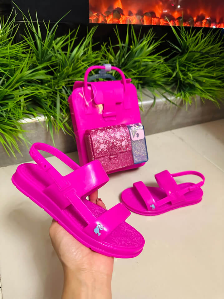 Kit de bolso + sandalias Barbie